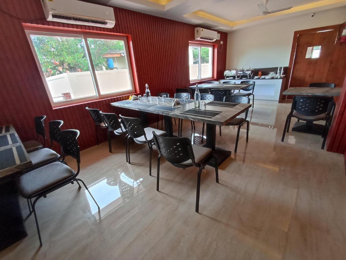 The Northern Lights Hotel Port Blair Buitenkant foto
