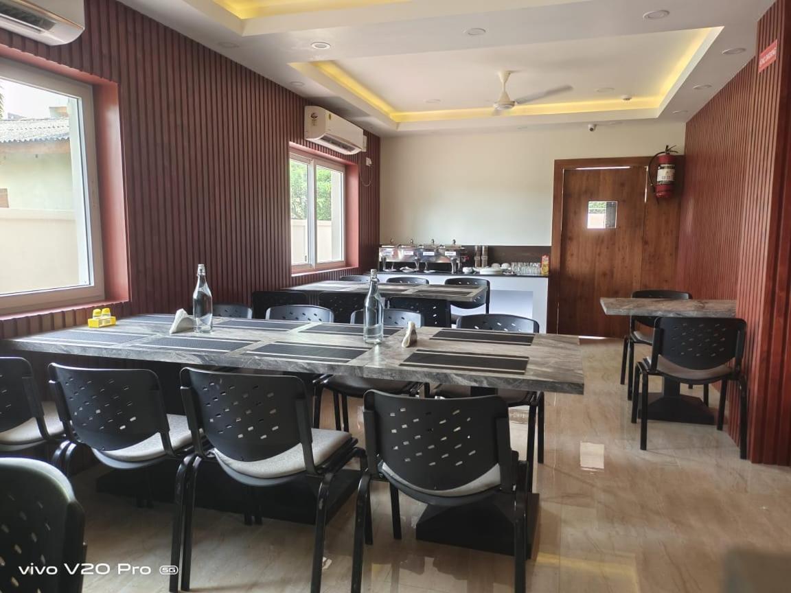 The Northern Lights Hotel Port Blair Buitenkant foto