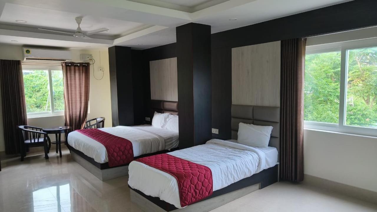 The Northern Lights Hotel Port Blair Buitenkant foto